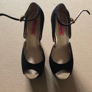 Black suede Betsey Johnson heels. Size 6.5